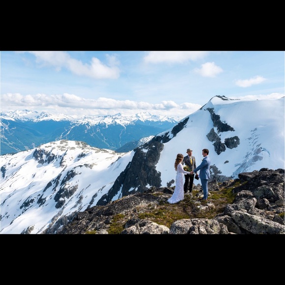 Hi fellow poshers - I’m Marianne. 👋 - Picture 3 of 3